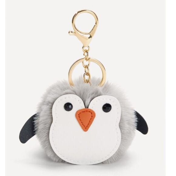 Penguin Pom Pom Bag Charm/Keychain - Picture 1 of 3